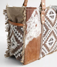 Load image into Gallery viewer, SMALL &amp; CROSSBODY BAG 6•2•0•7
